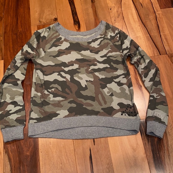 Vans Tops - NWOT- VANS OFF THE WALL CAMOUFLAGE FLEECE LINED CREW NECK - WOMENS XS